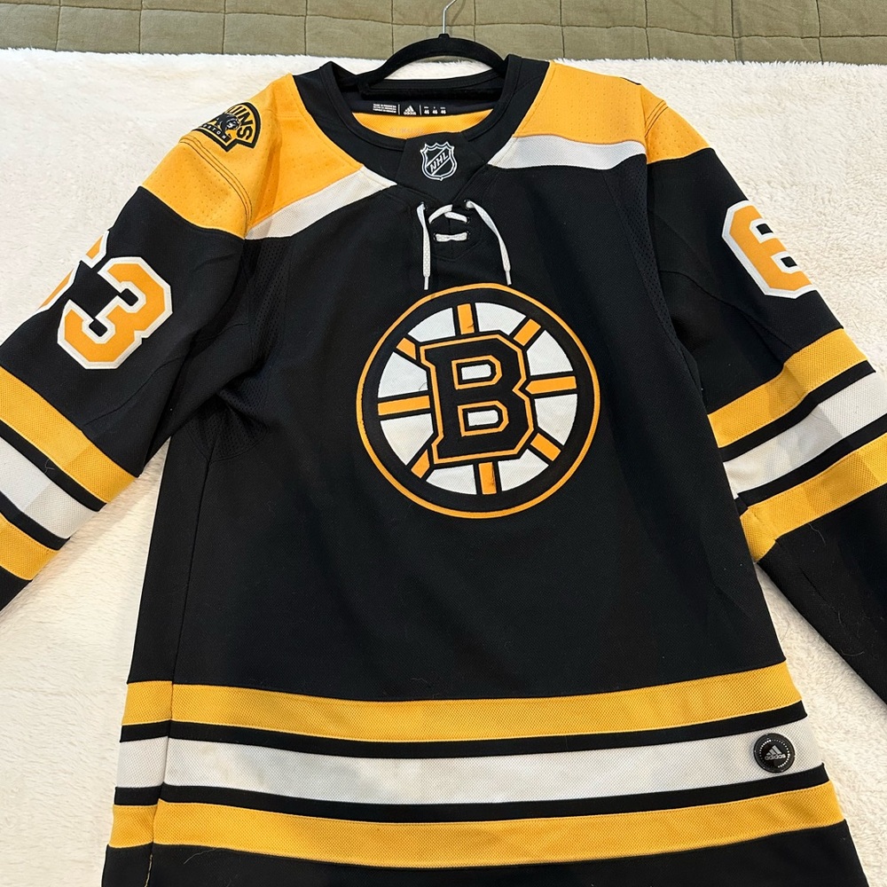 Boston Bruins Pro Adidas - Brad Marchand Jersey (Size 46)